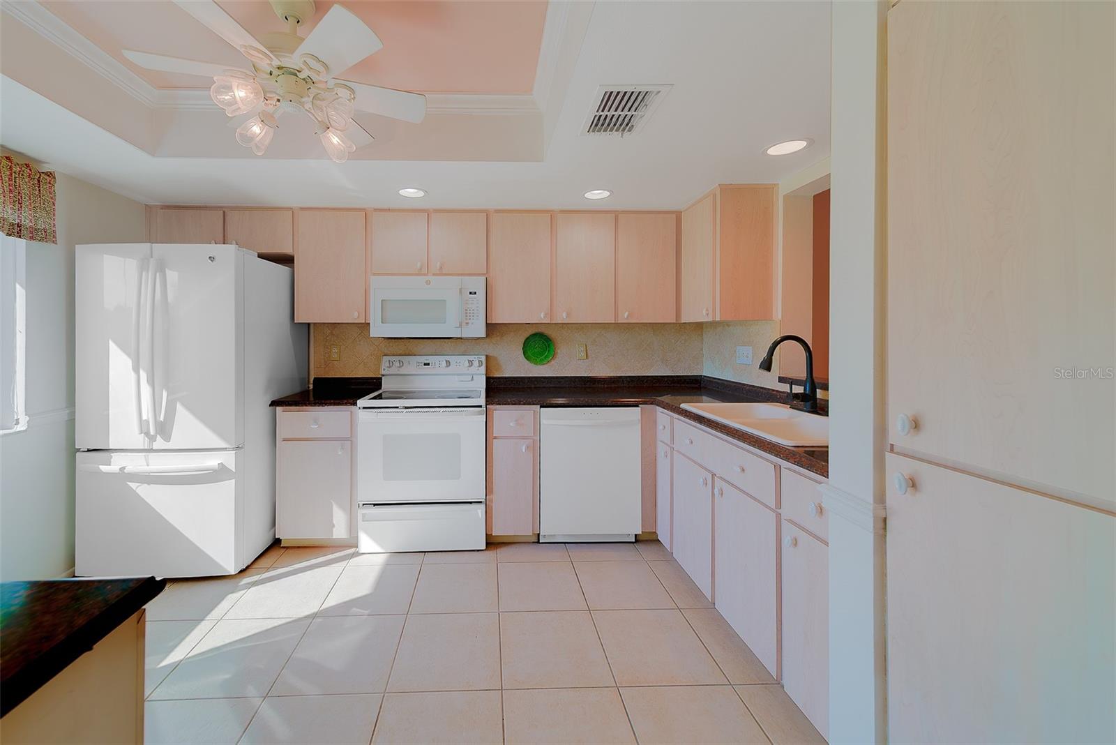 Image 7 of 65 For 3430 Stonehaven Court E D