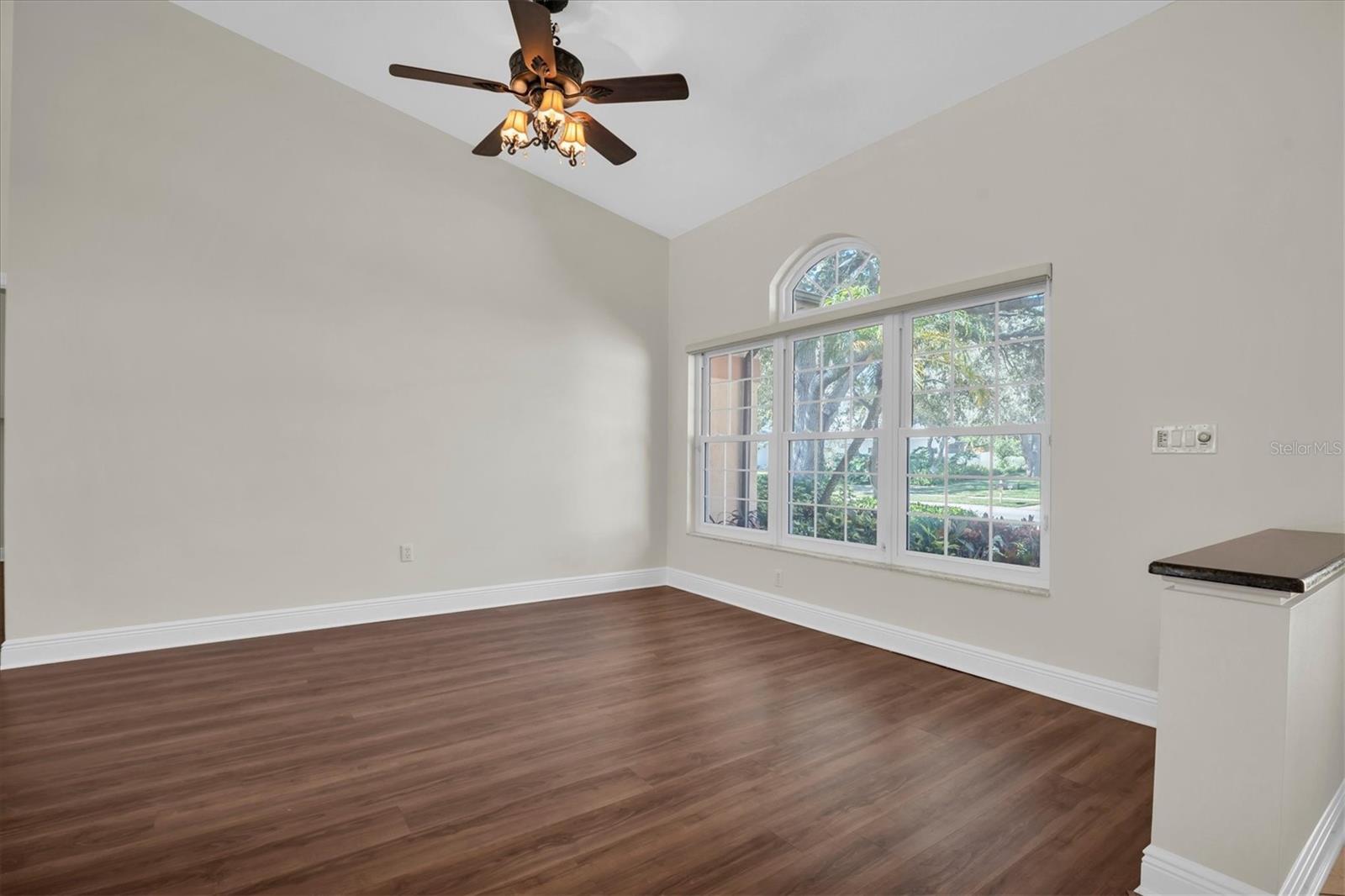 Image 10 of 48 For 4589 Glenbrook Circle