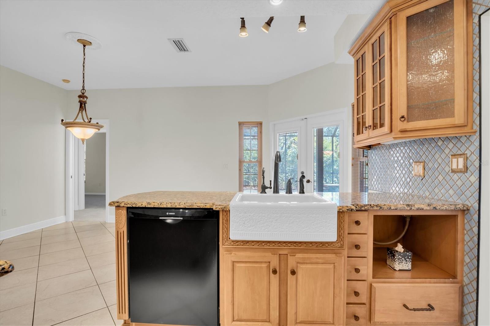 Image 17 of 48 For 4589 Glenbrook Circle