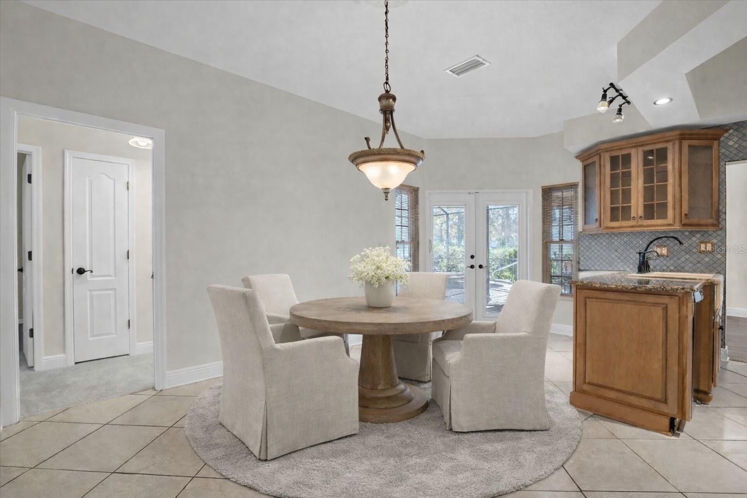 Image 18 of 48 For 4589 Glenbrook Circle