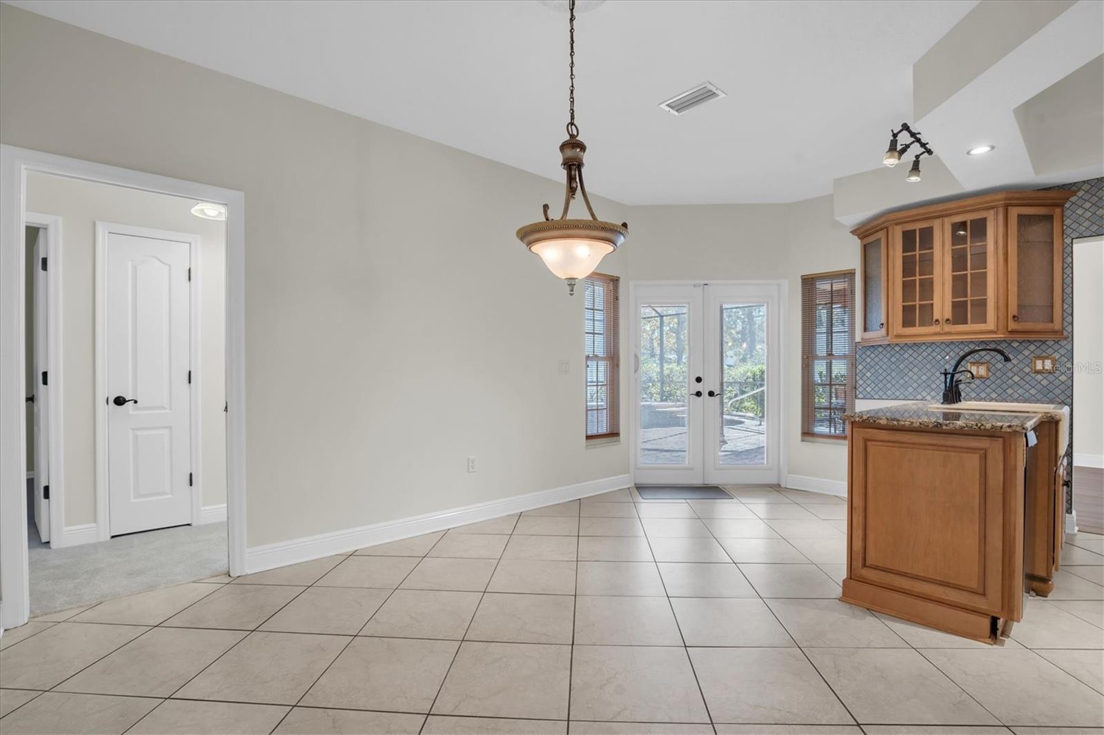 Image 19 of 48 For 4589 Glenbrook Circle