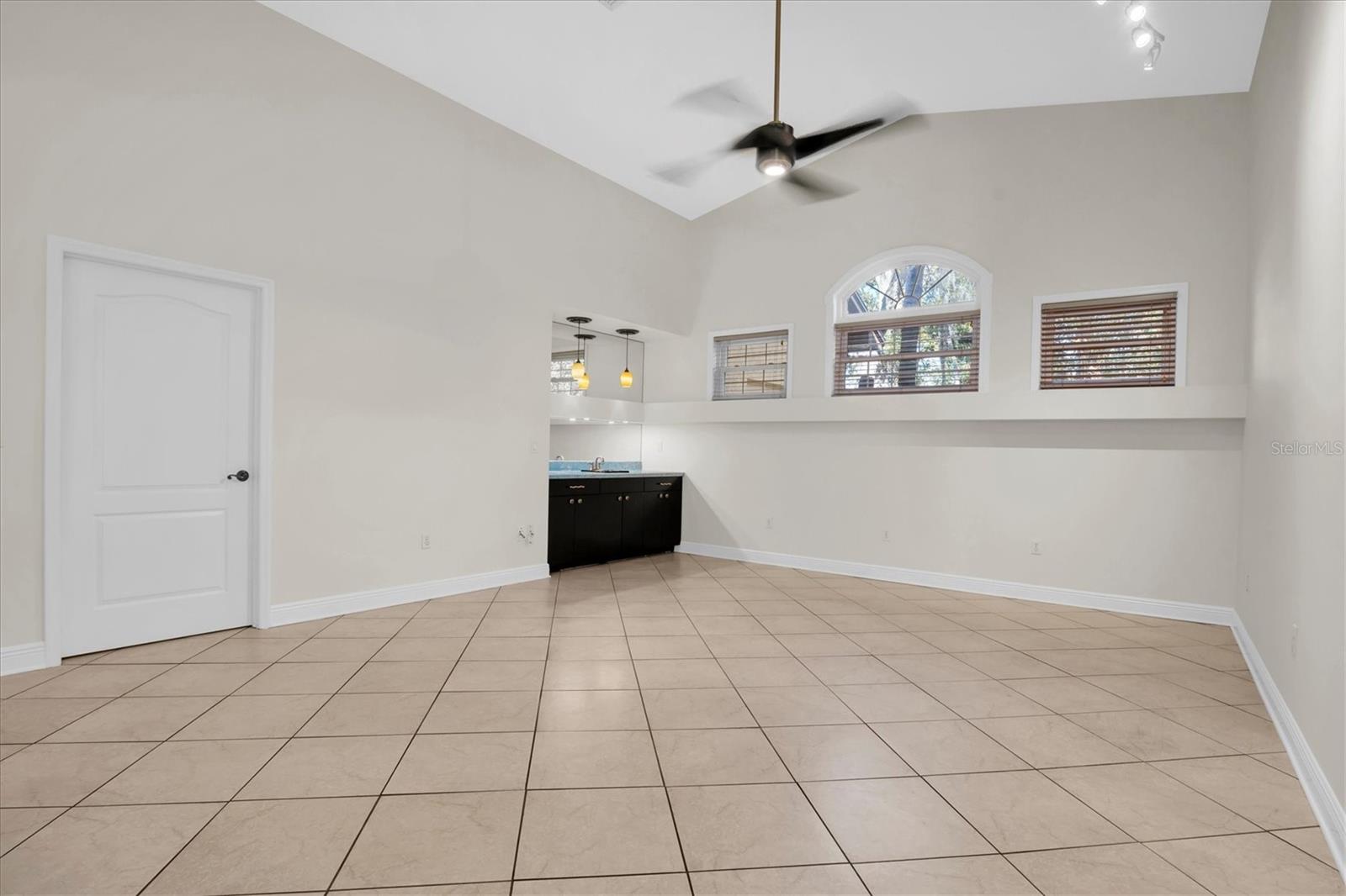 Image 21 of 48 For 4589 Glenbrook Circle