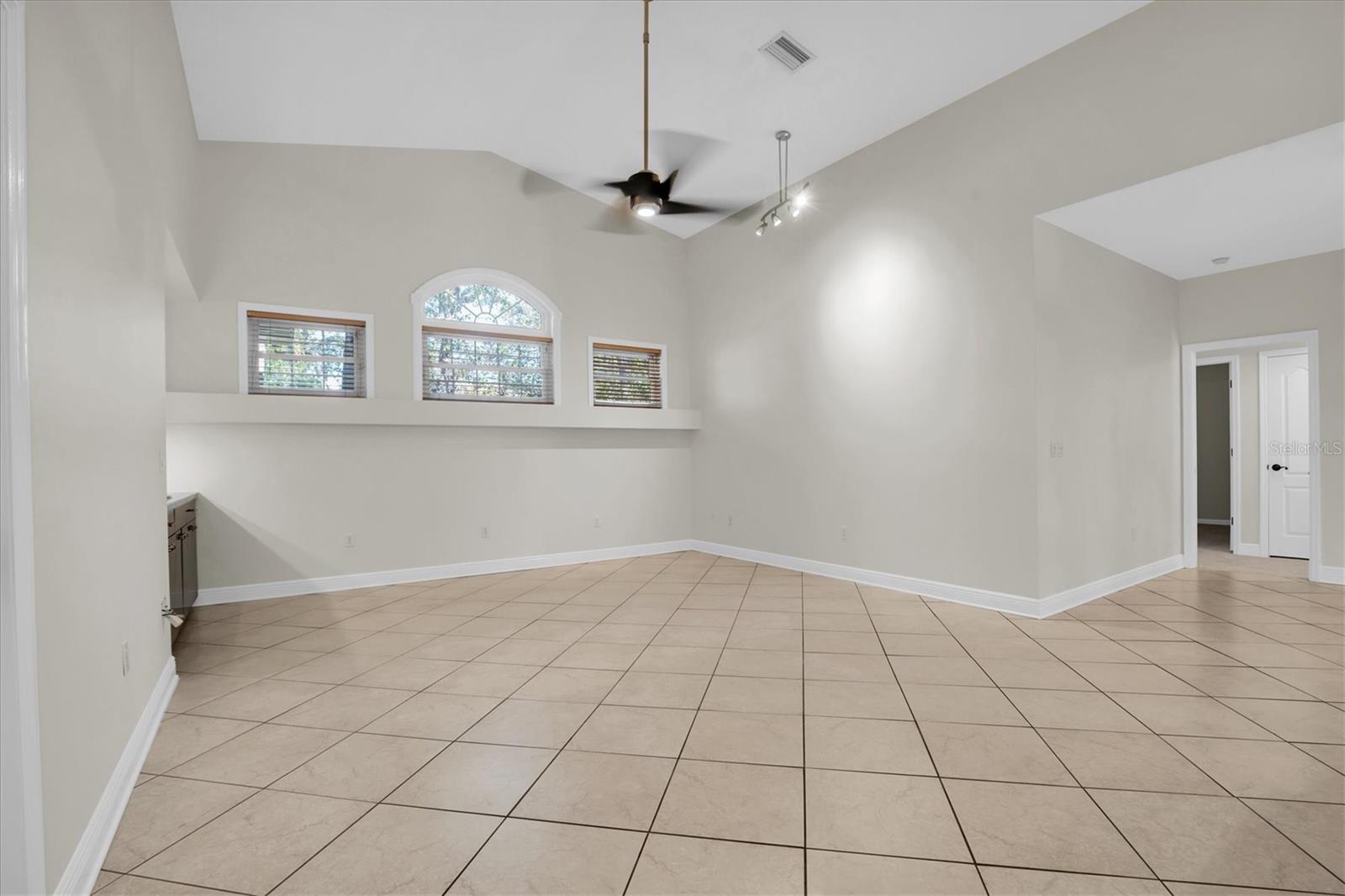 Image 24 of 48 For 4589 Glenbrook Circle