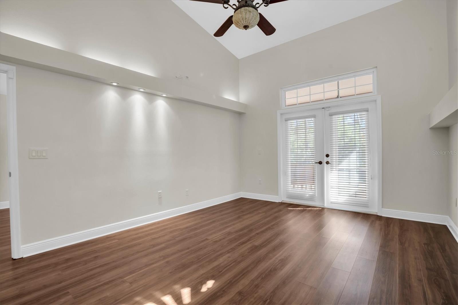 Image 27 of 48 For 4589 Glenbrook Circle