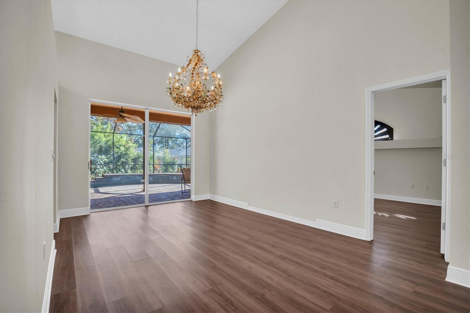 Image 6 of 48 For 4589 Glenbrook Circle