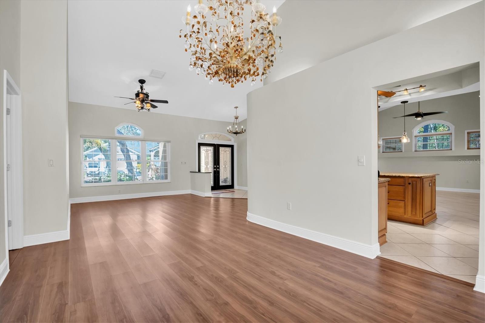 Image 7 of 48 For 4589 Glenbrook Circle