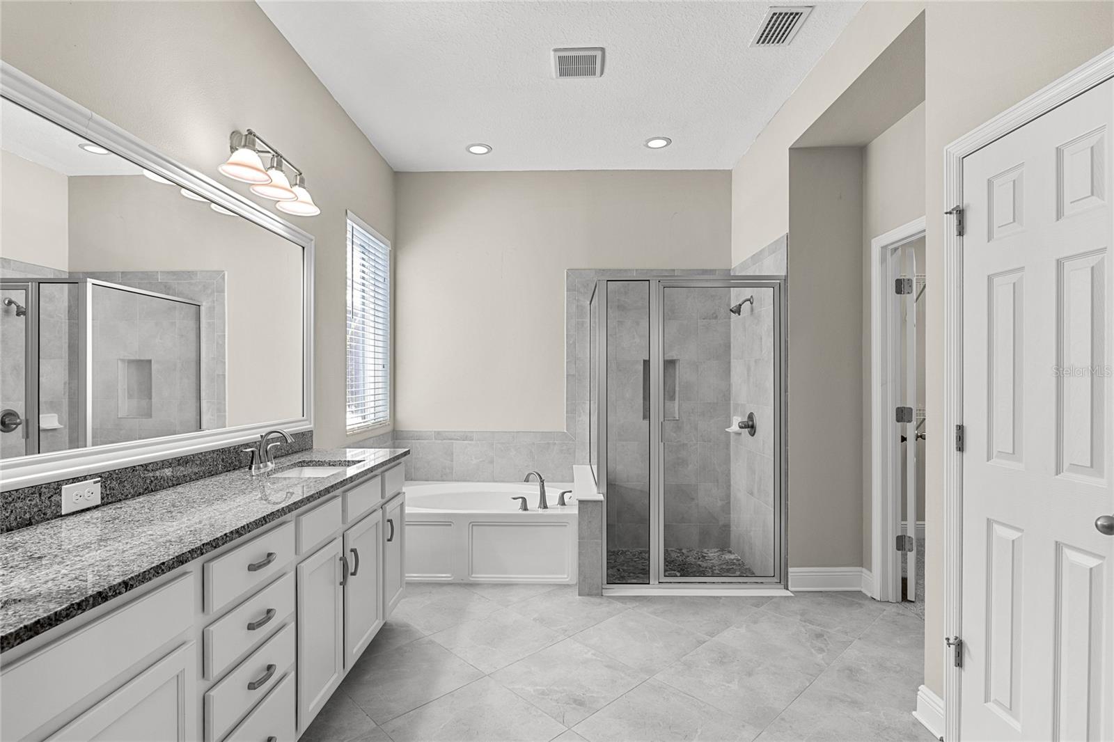 Image 22 of 53 For 1308 Charleen Street