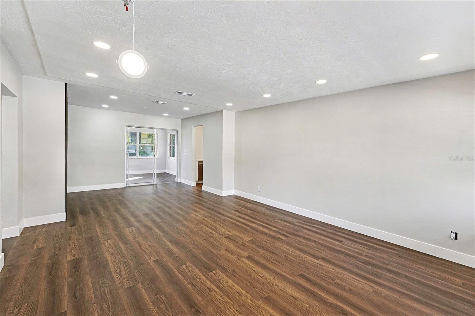 Image 3 of 21 For 2169 Dell Avenue