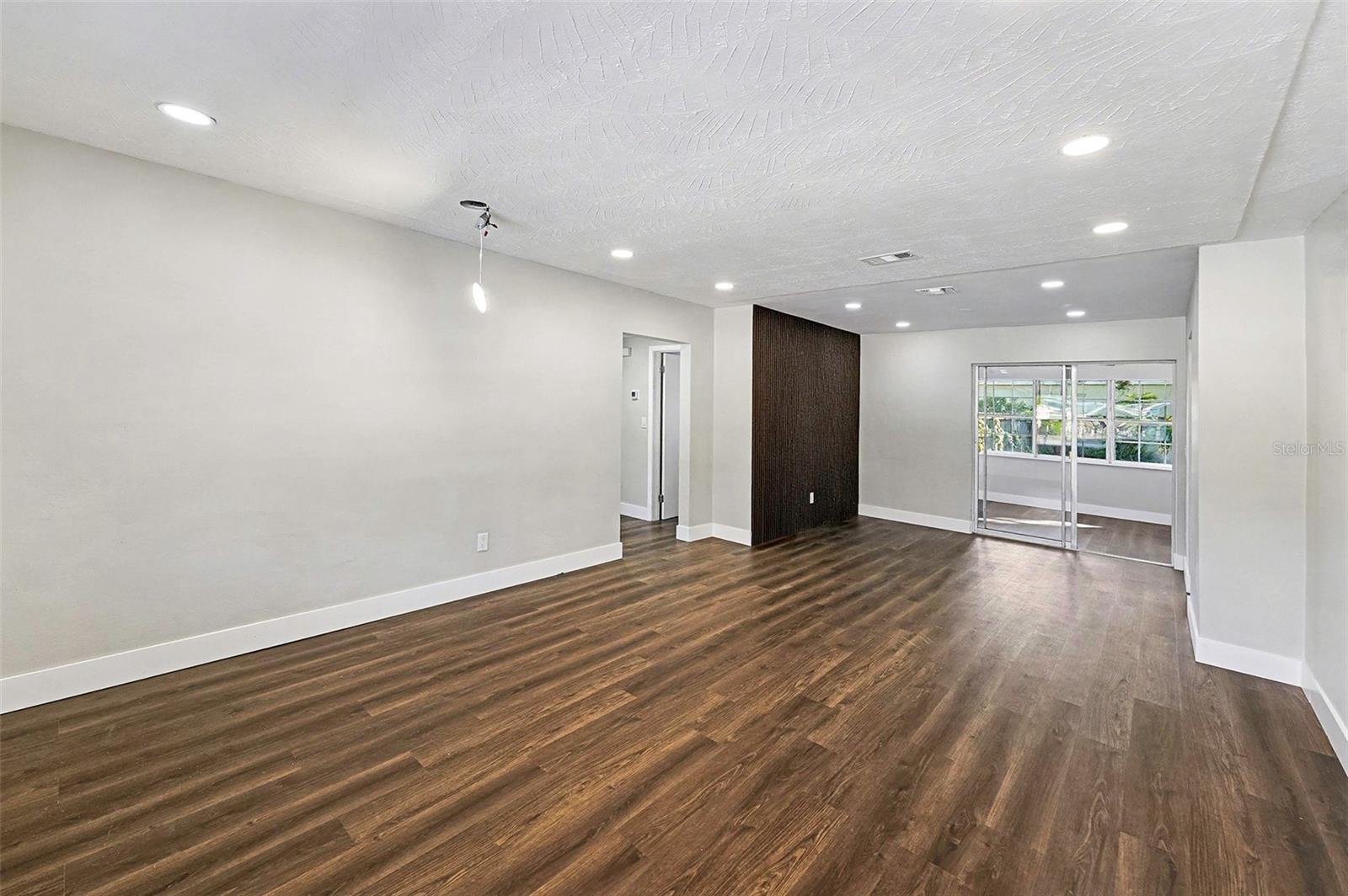 Image 4 of 21 For 2169 Dell Avenue