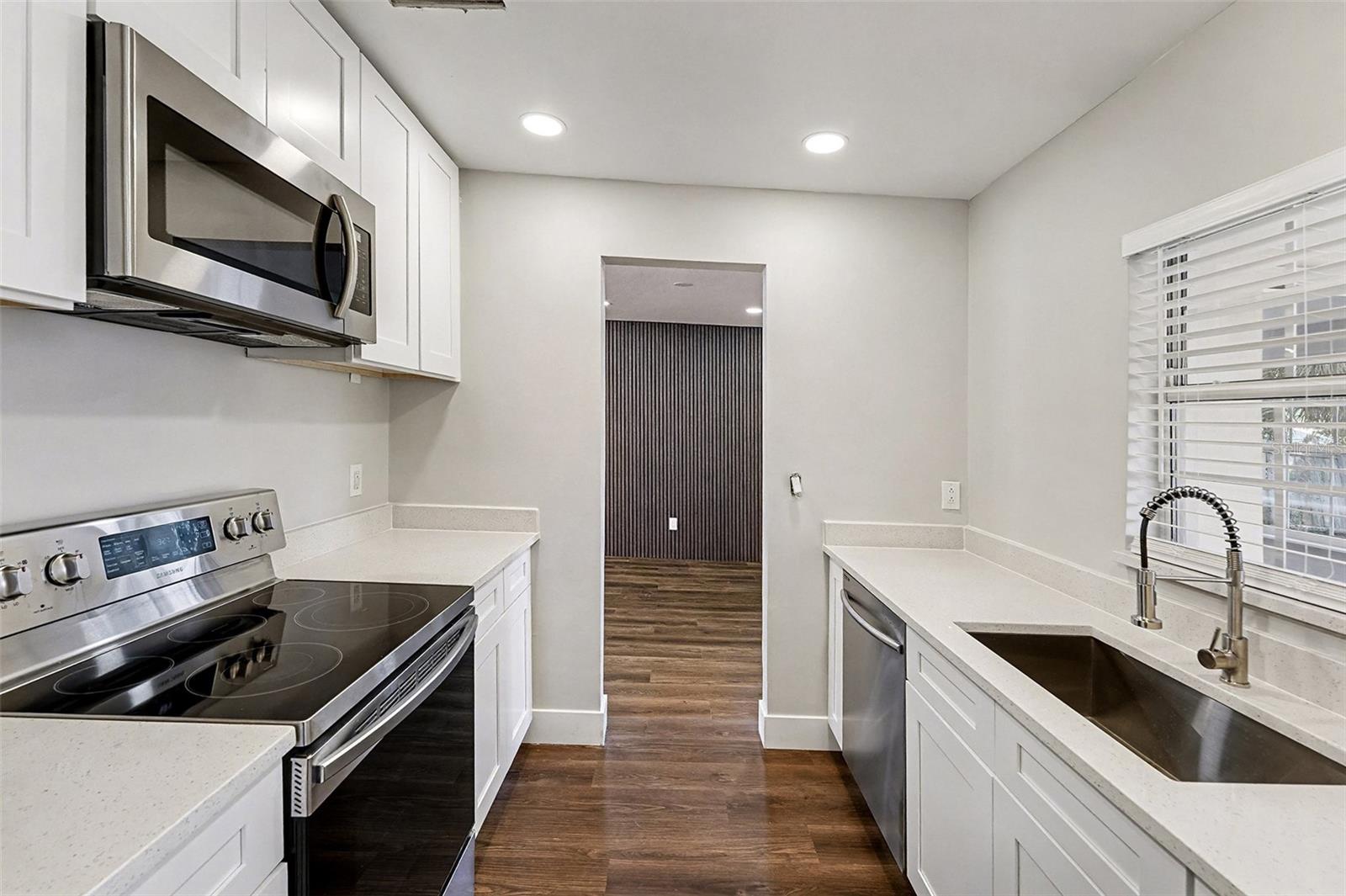 Image 7 of 21 For 2169 Dell Avenue