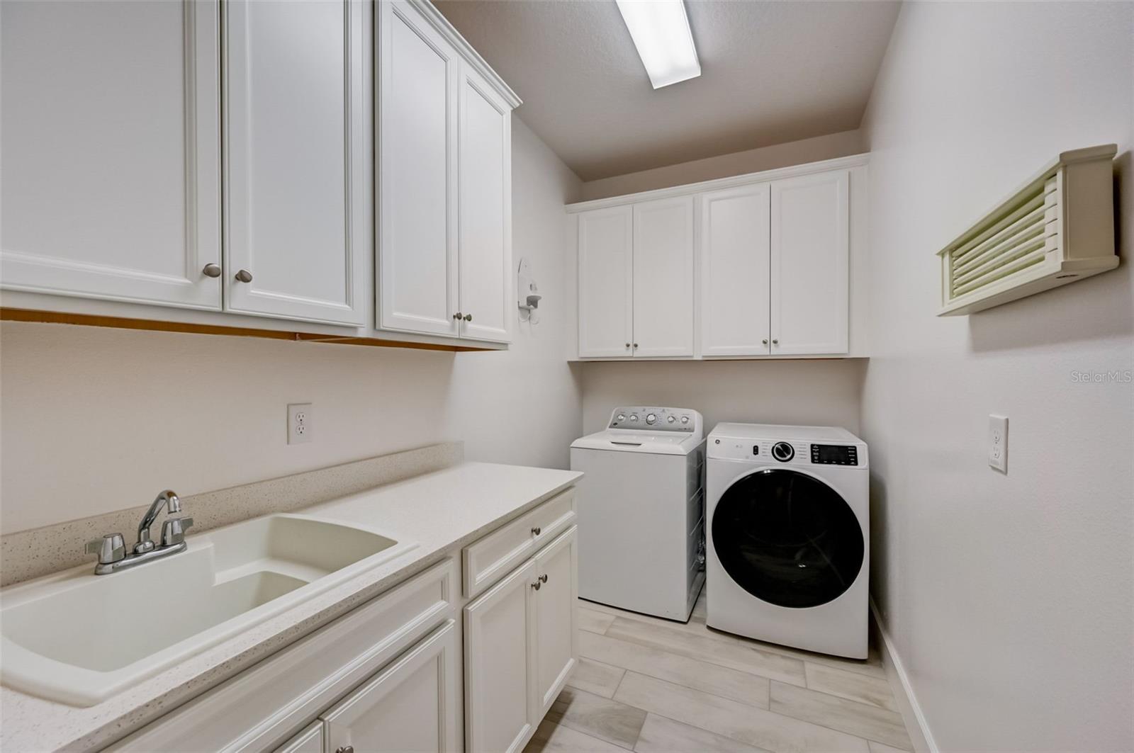 Image 39 of 89 For 5413 Wishing Arch Drive