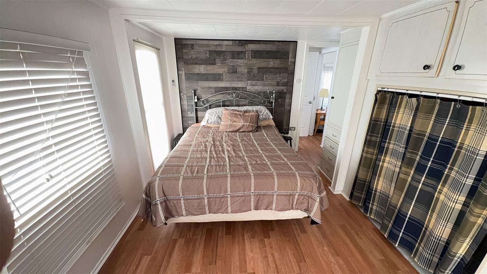 Image 10 of 28 For 4851 Gandy Boulevard B3l15