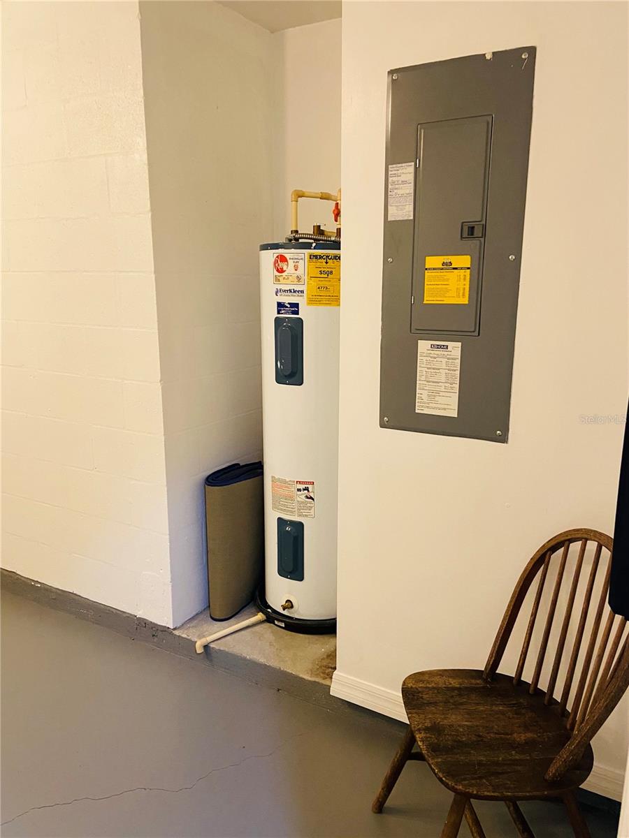 Listing photo id 16 for 11658 Mango Ridge Boulevard