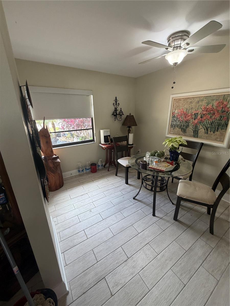 Listing photo id 12 for 9903 San Sebastian Way