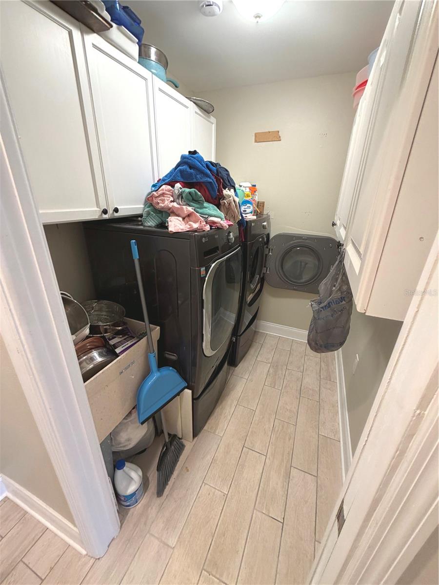 Listing photo id 15 for 9903 San Sebastian Way