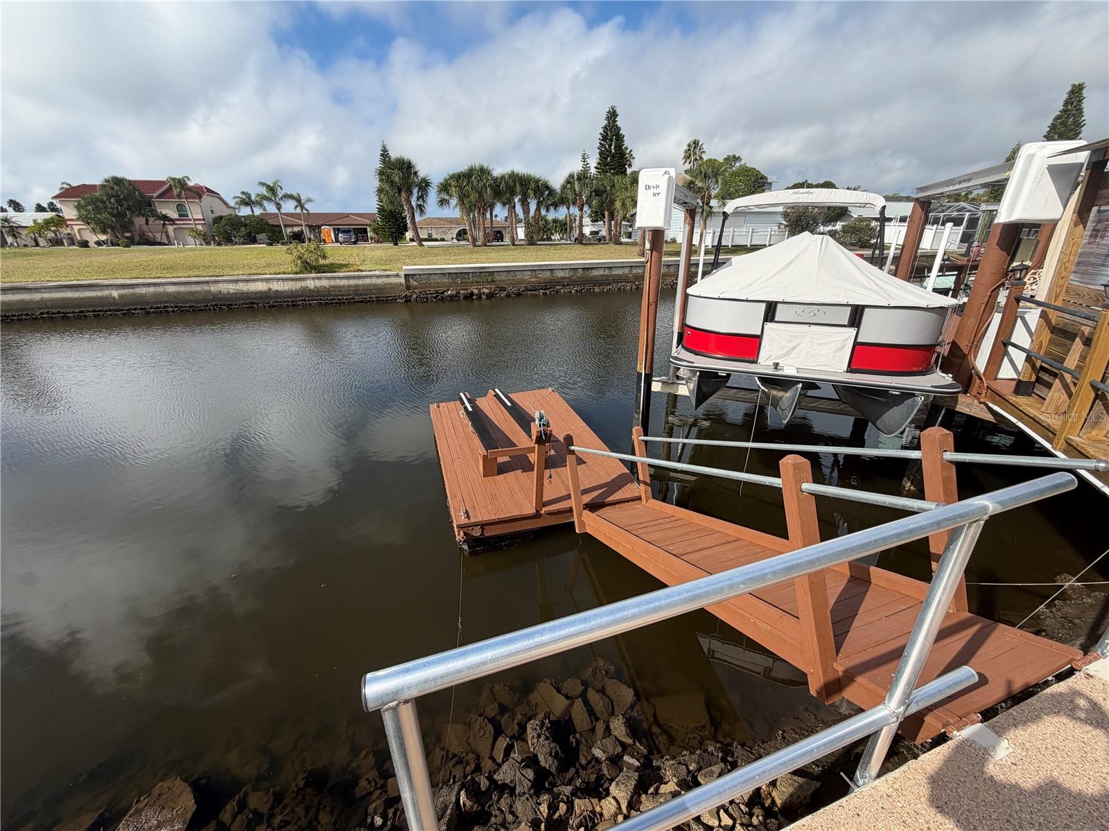 Listing photo id 16 for 9903 San Sebastian Way