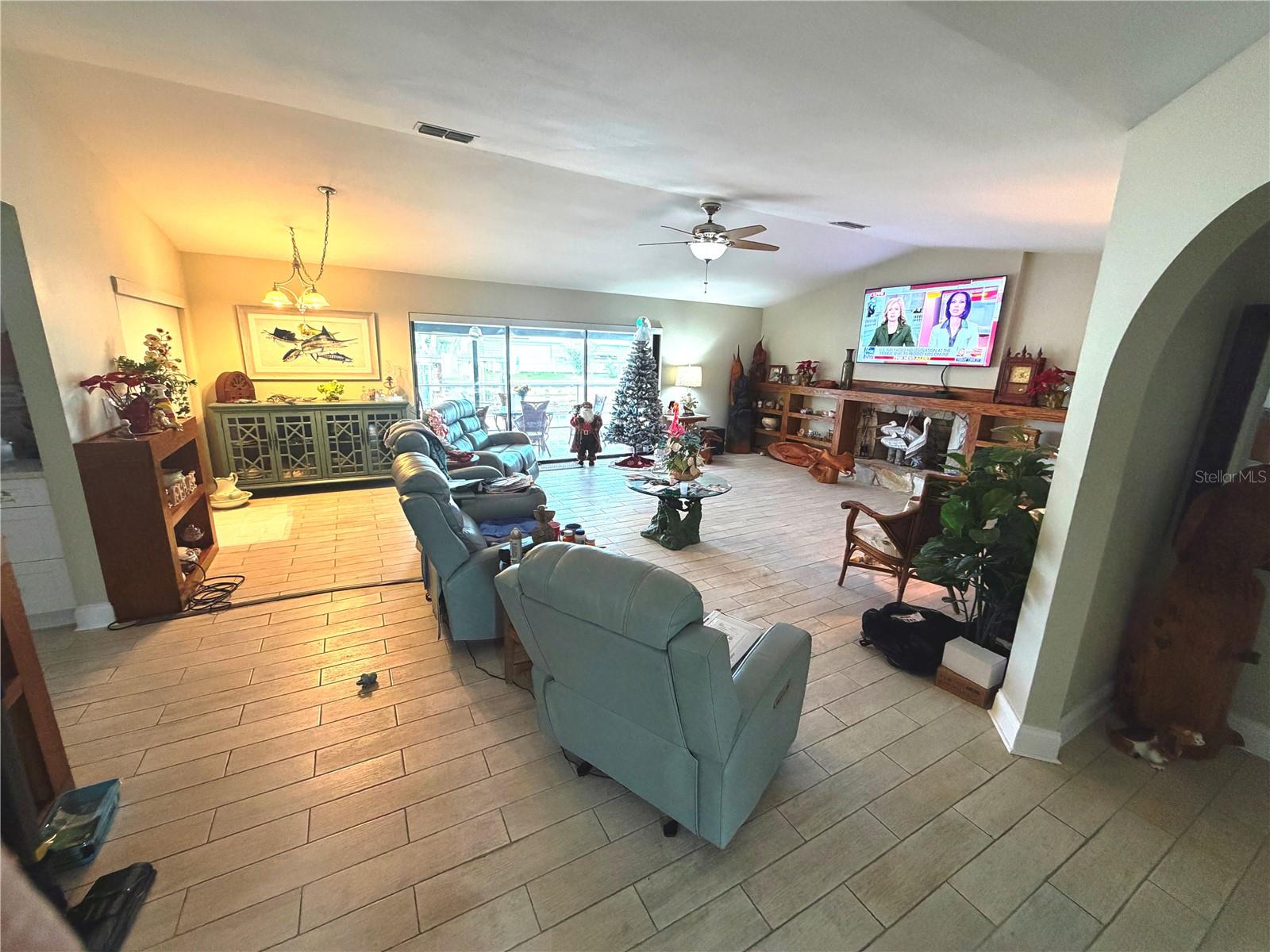 Listing photo id 0 for 9903 San Sebastian Way