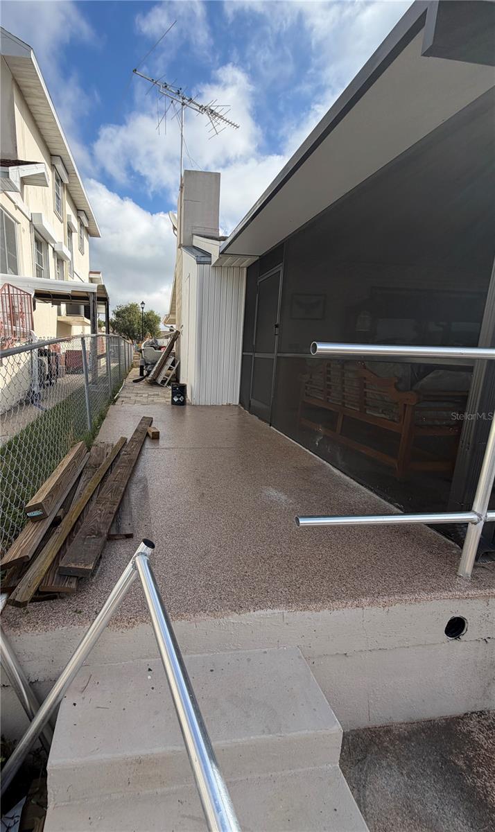 Listing photo id 28 for 9903 San Sebastian Way