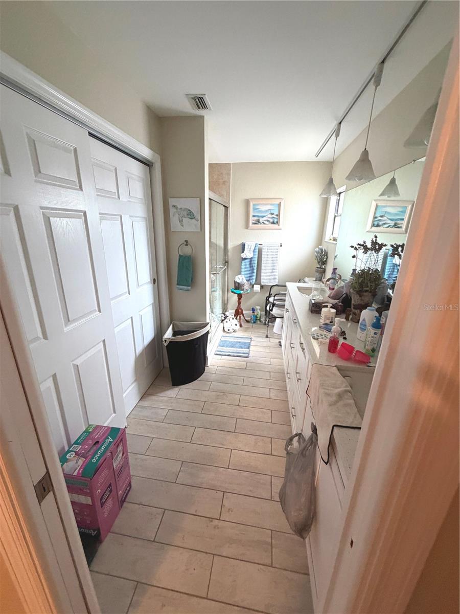 Listing photo id 7 for 9903 San Sebastian Way