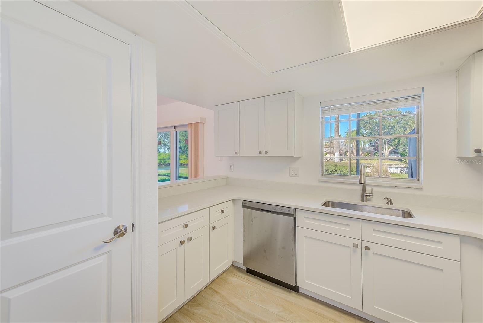 Image 11 of 38 For 8801 Bay Pointe Drive 102