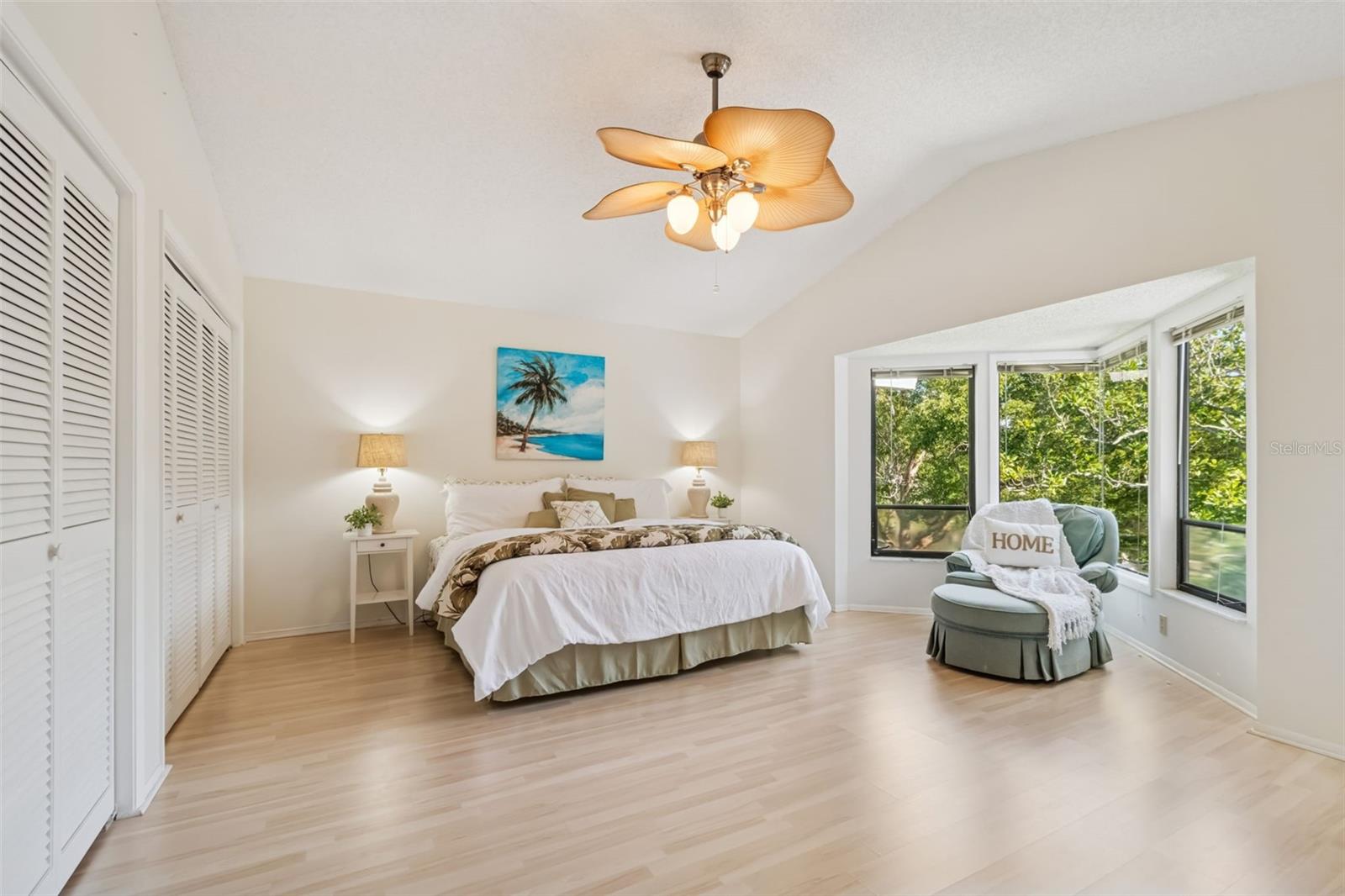 Image 34 of 59 For 486 Lakeview Drive 54