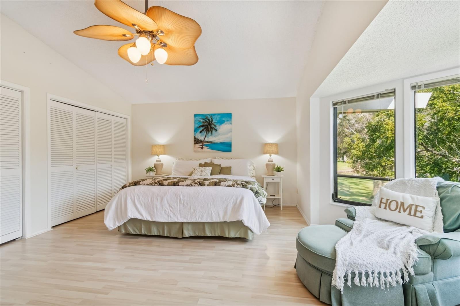 Image 36 of 59 For 486 Lakeview Drive 54