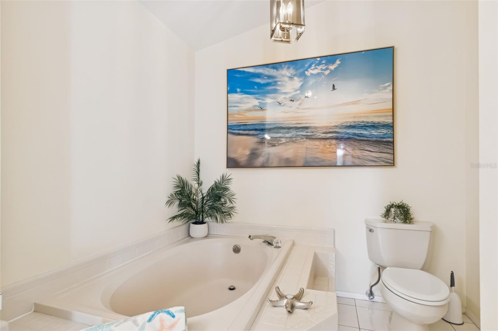 Image 42 of 59 For 486 Lakeview Drive 54