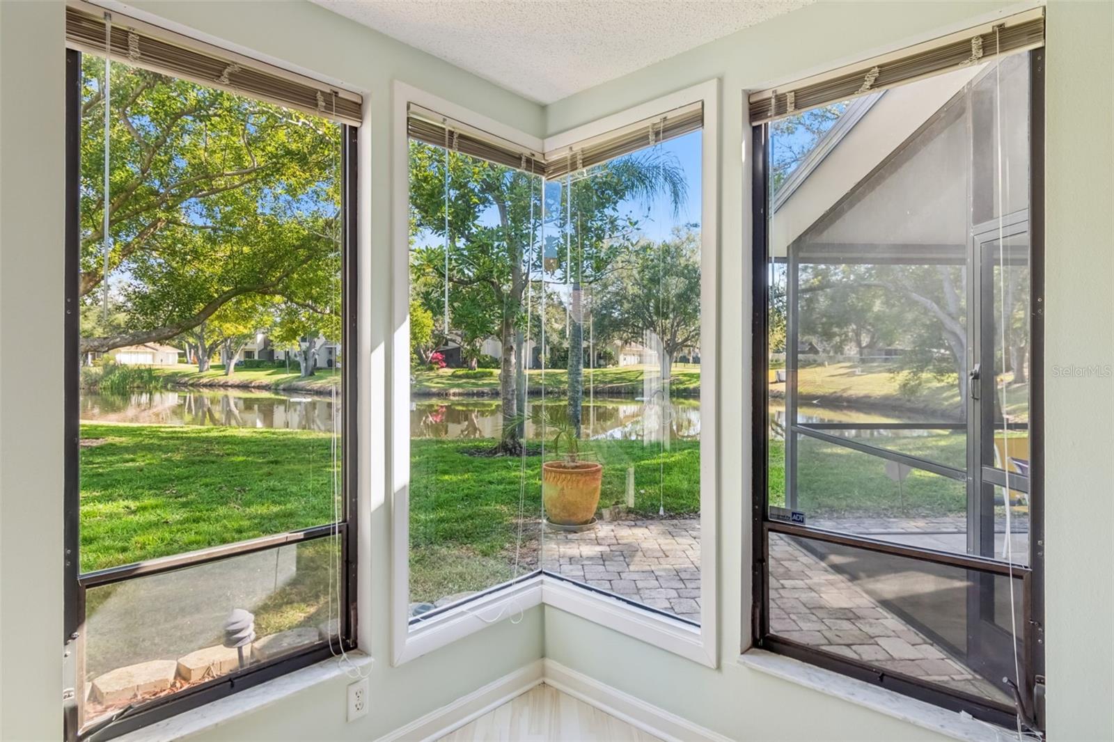 Image 7 of 59 For 486 Lakeview Drive 54