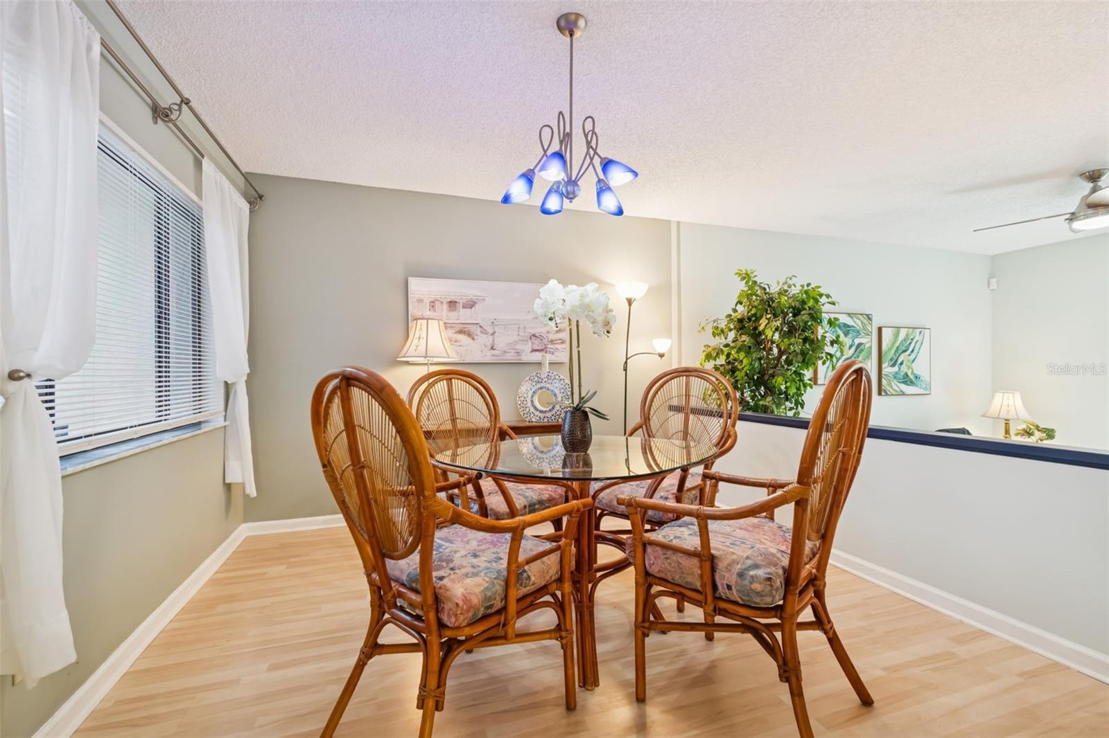 Image 9 of 59 For 486 Lakeview Drive 54