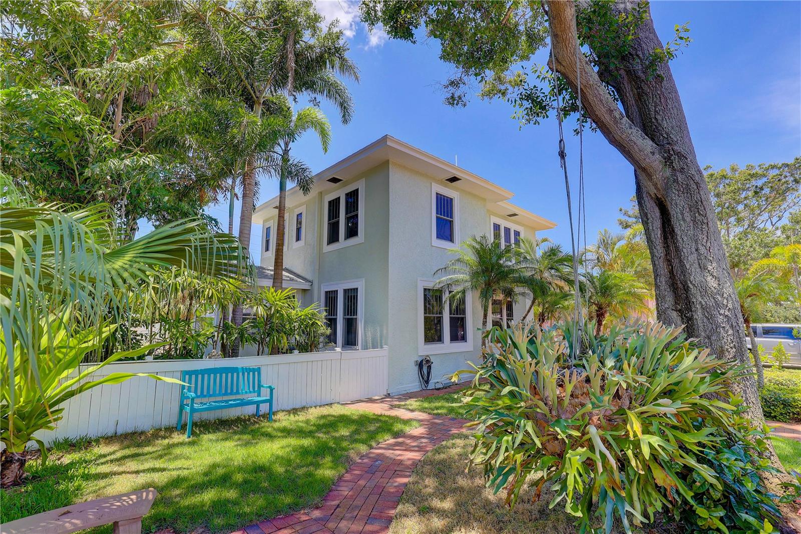 Image 2 of 49 For 4742 13th Avenue N