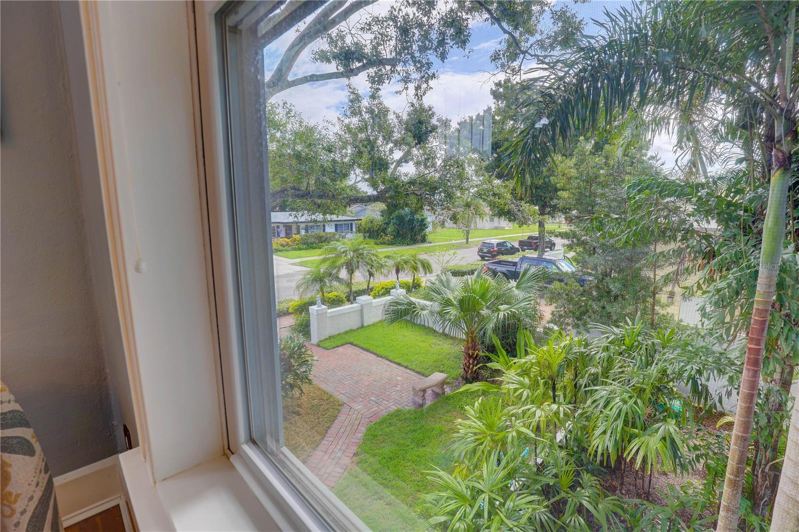 Image 23 of 49 For 4742 13th Avenue N