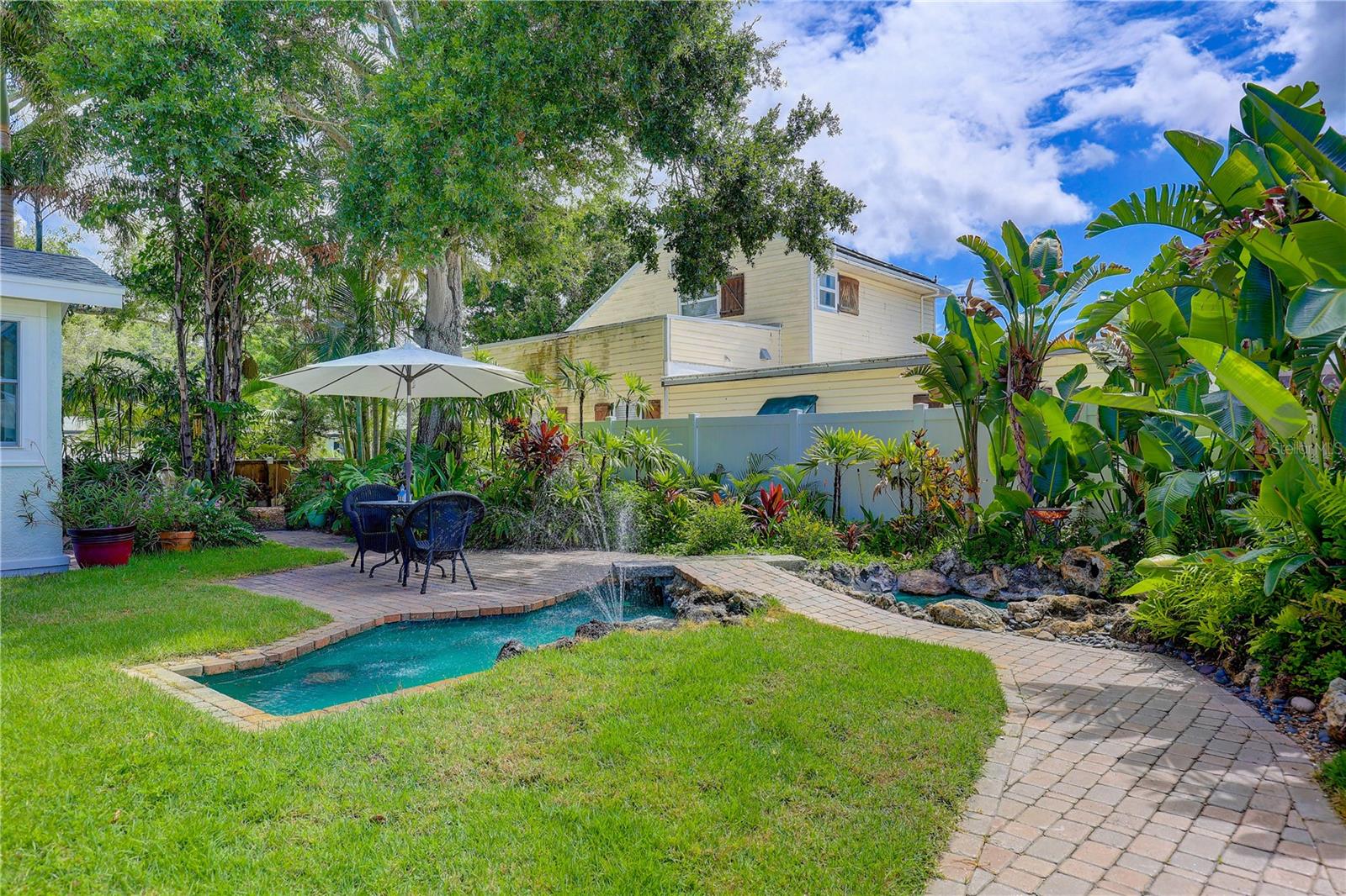 Image 32 of 49 For 4742 13th Avenue N