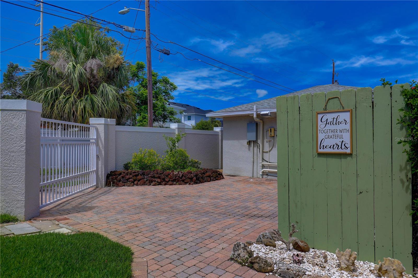 Image 37 of 49 For 4742 13th Avenue N