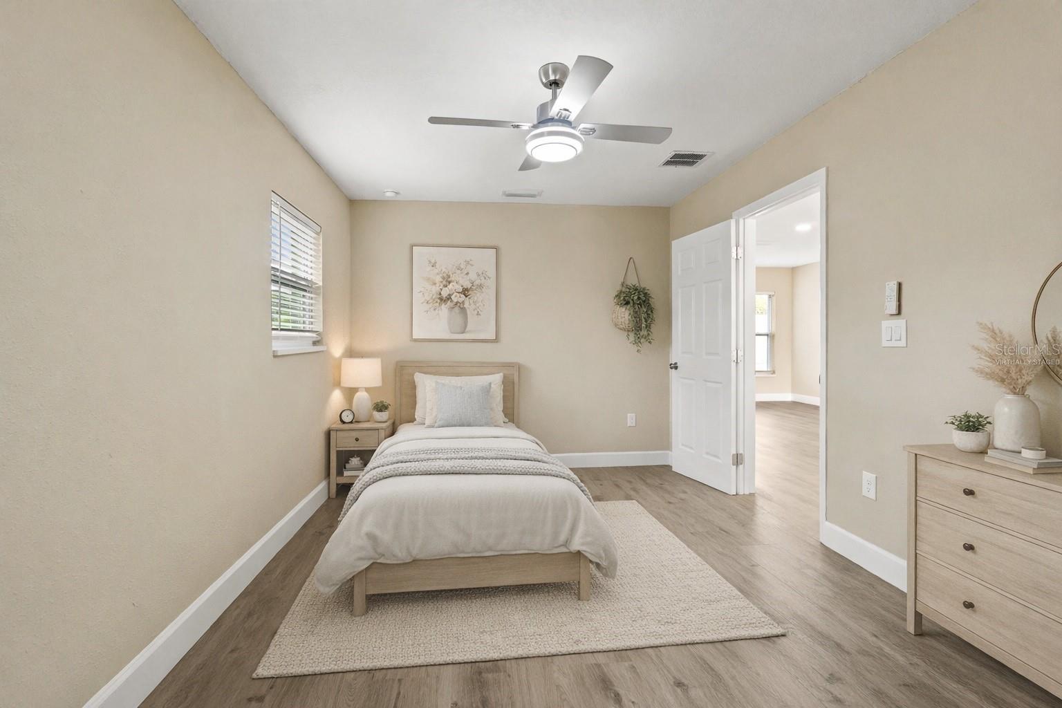 Listing photo id 10 for 2708 Nassau Street