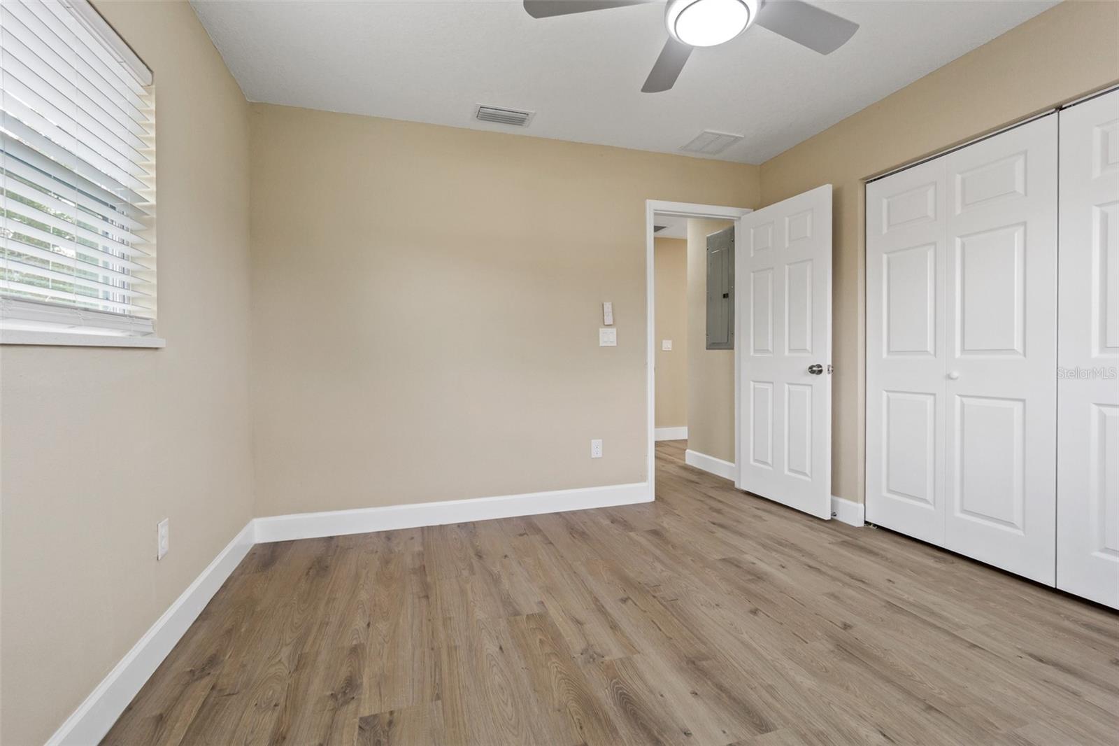 Listing photo id 17 for 2708 Nassau Street