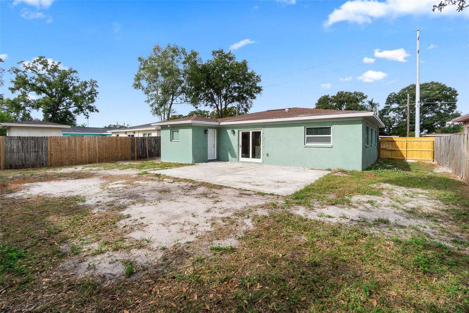 Listing photo id 20 for 2708 Nassau Street