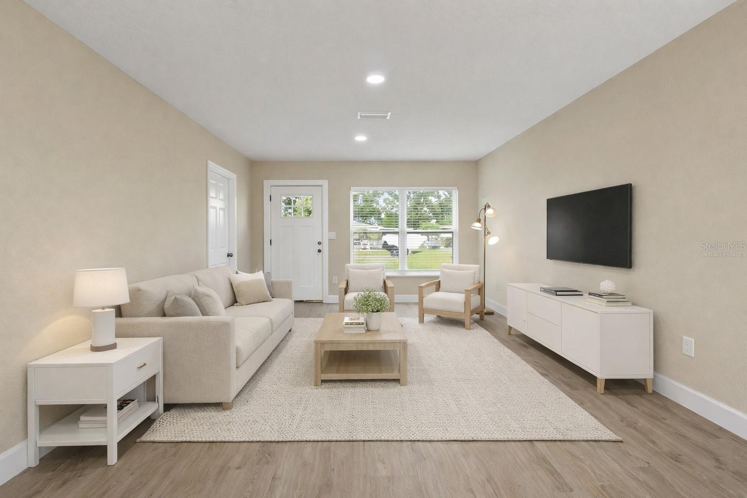 Listing photo id 2 for 2708 Nassau Street