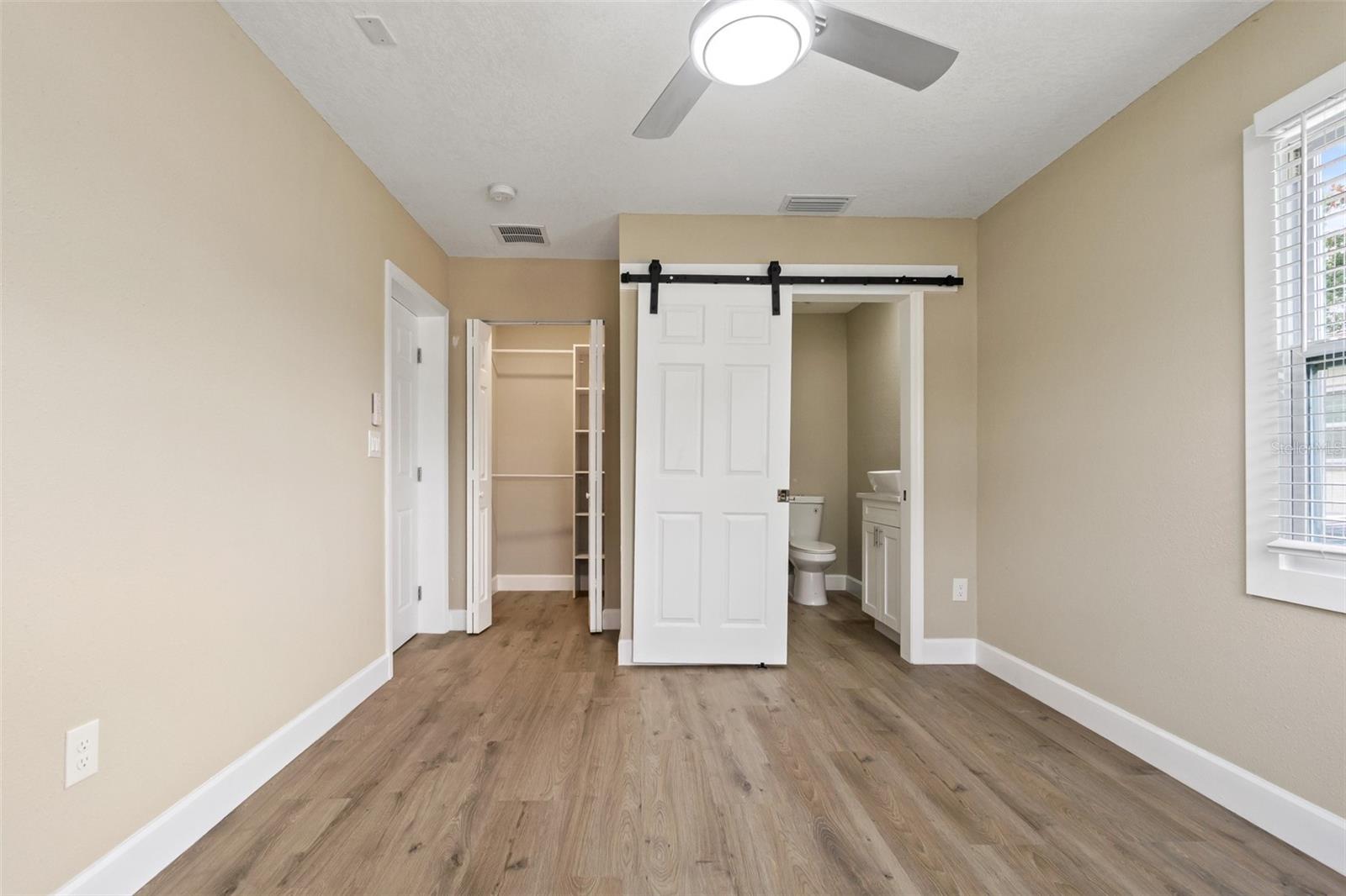 Listing photo id 7 for 2708 Nassau Street