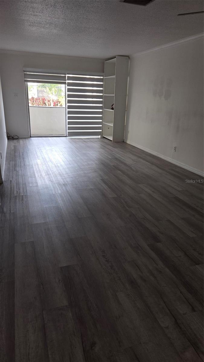 Image 3 of 14 For 4606 Gray Street 204