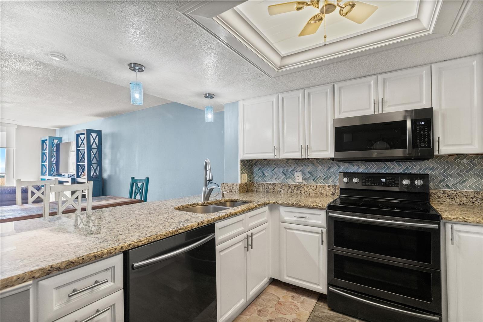 Listing photo id 8 for 6035 Sea Ranch Drive 415