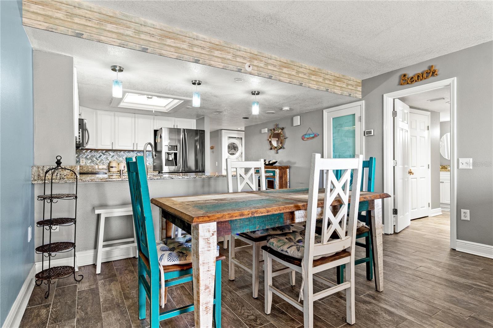 Listing photo id 11 for 6035 Sea Ranch Drive 415