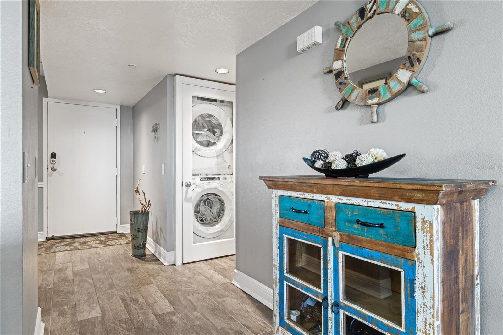 Listing photo id 17 for 6035 Sea Ranch Drive 415