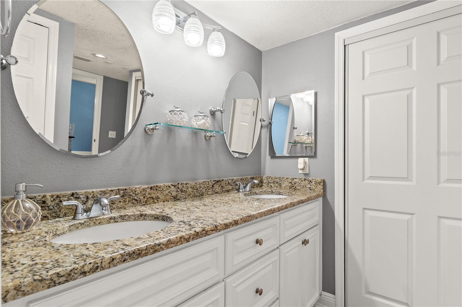 Listing photo id 23 for 6035 Sea Ranch Drive 415
