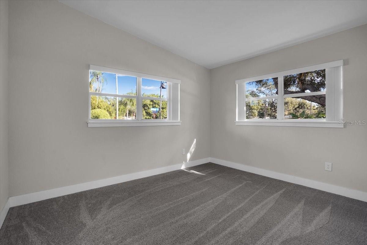 Image 11 of 30 For 1452 Evergreen Avenue