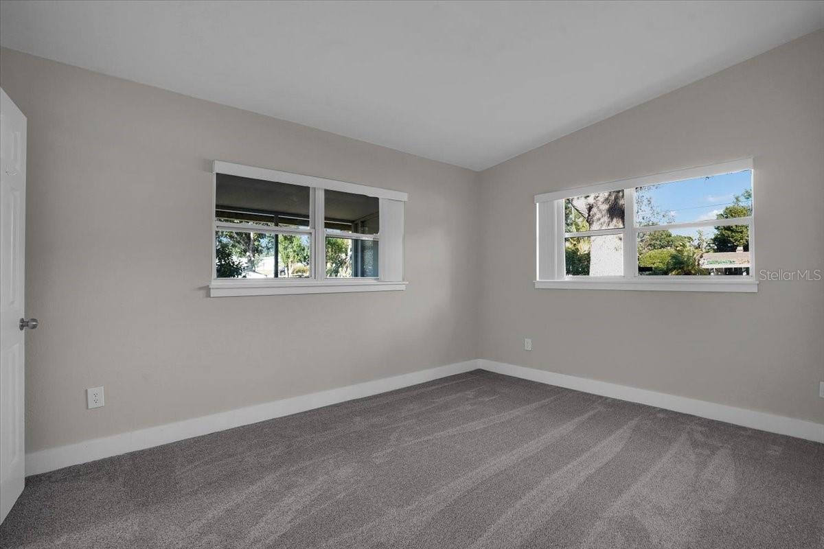 Image 13 of 30 For 1452 Evergreen Avenue