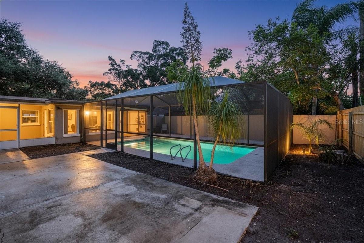 Image 22 of 30 For 1452 Evergreen Avenue