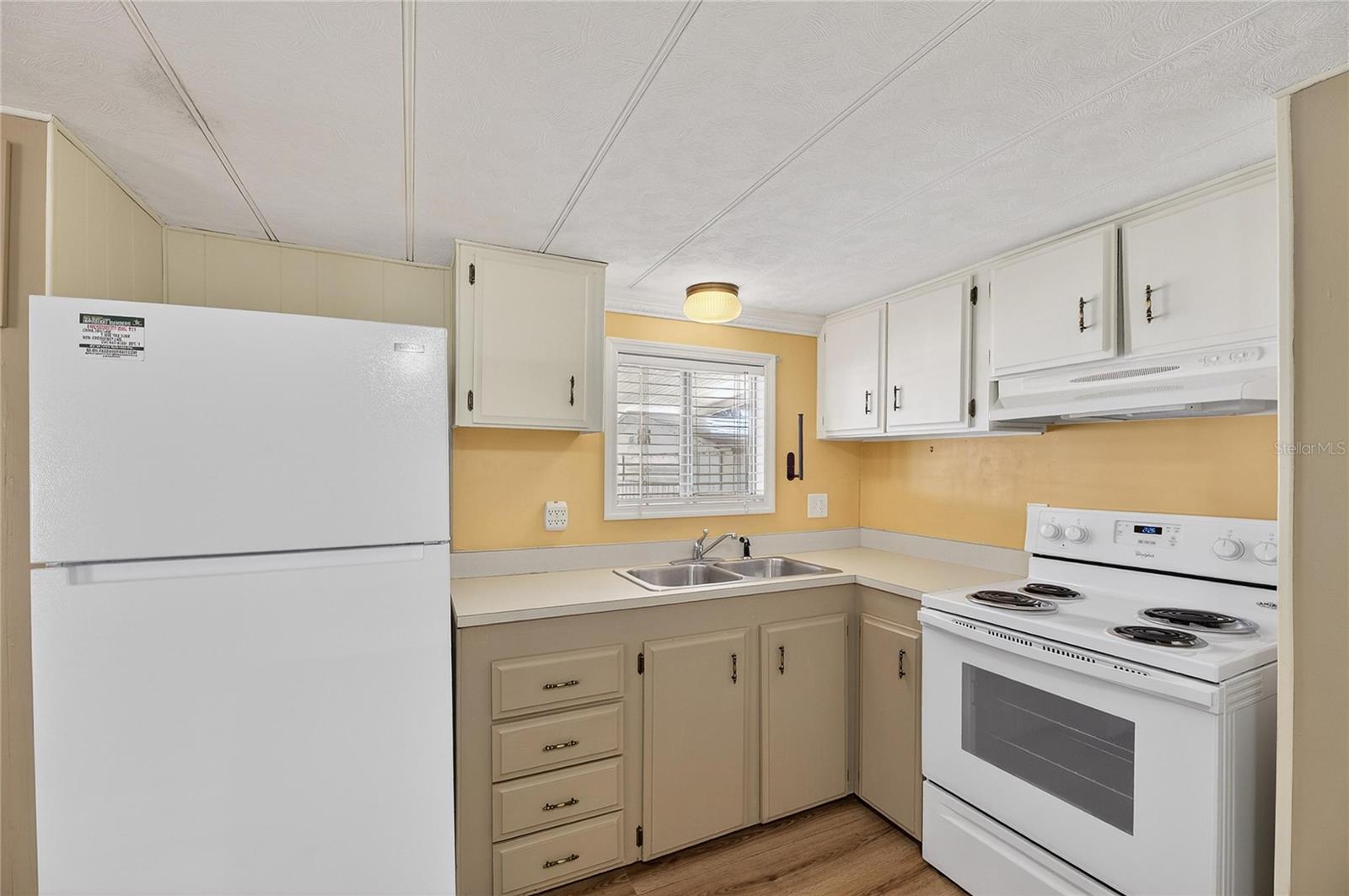 Listing photo id 10 for 38644 Remora Avenue