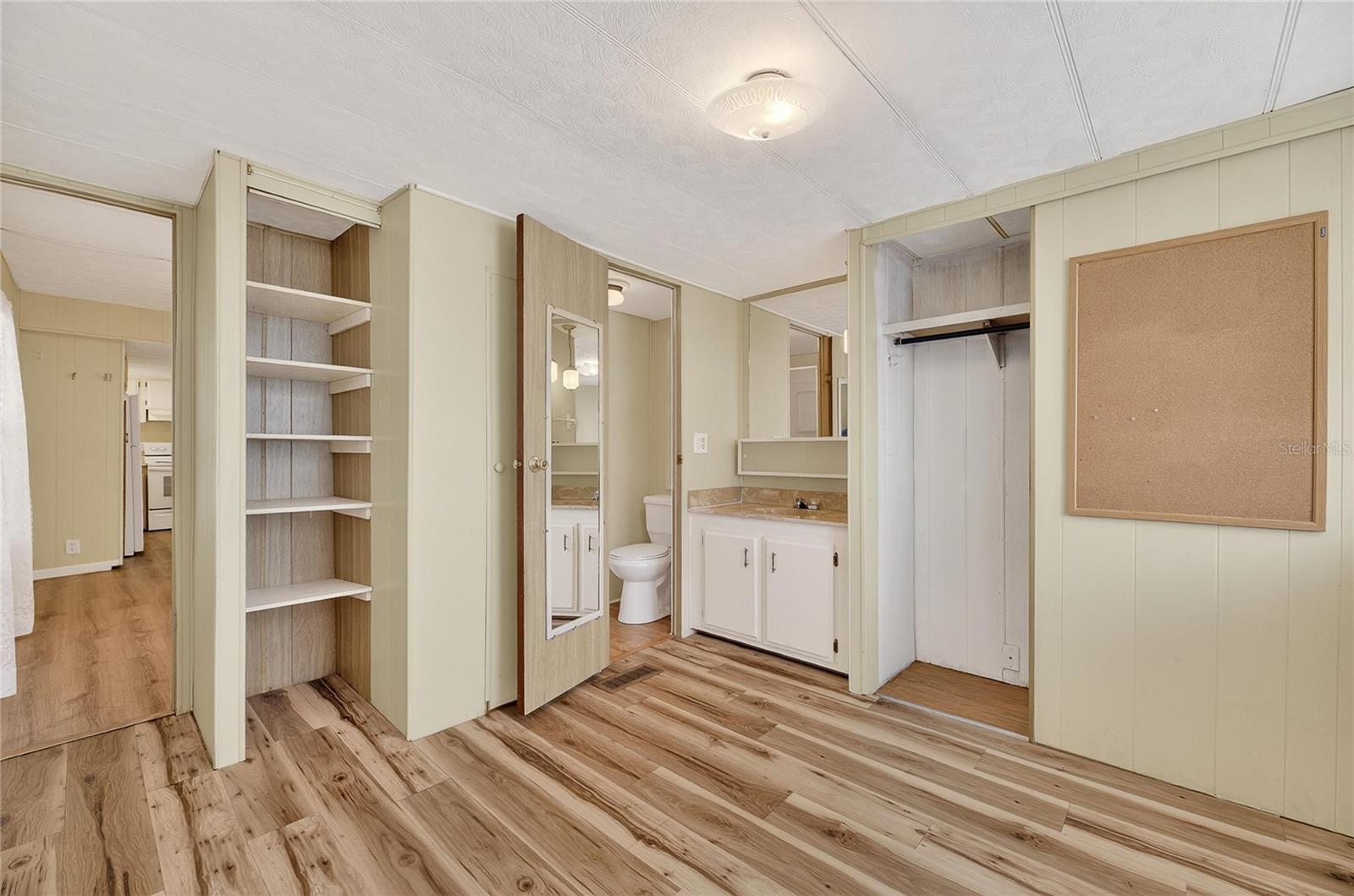 Listing photo id 14 for 38644 Remora Avenue