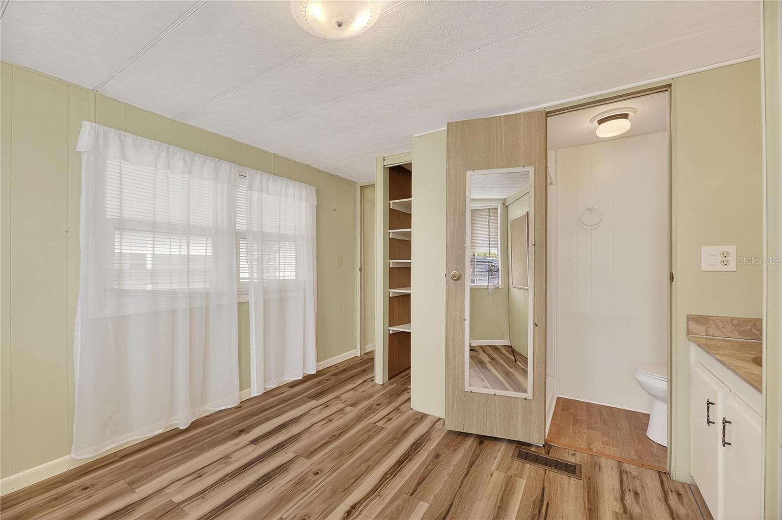 Listing photo id 15 for 38644 Remora Avenue