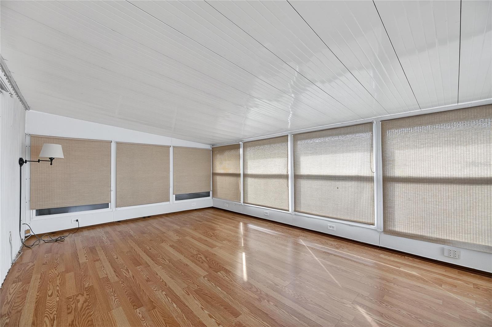 Listing photo id 22 for 38644 Remora Avenue